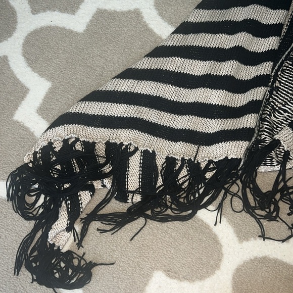 Knit stripe boho vest - Picture 2 of 4